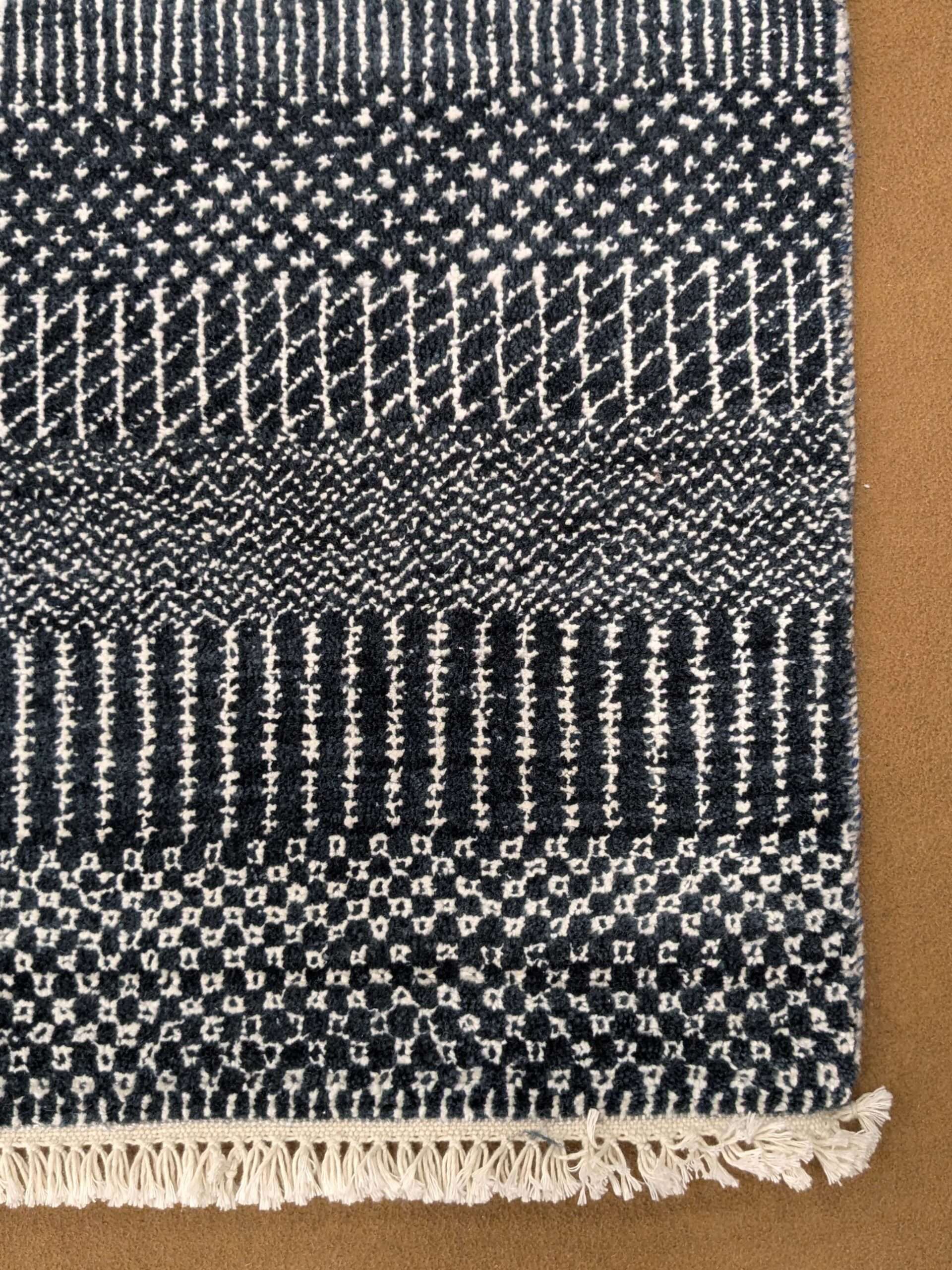 Grey Stripe Hand Knotted Wool Carpet - 6FT X 9FT | 180CM X 270CM - Image 2