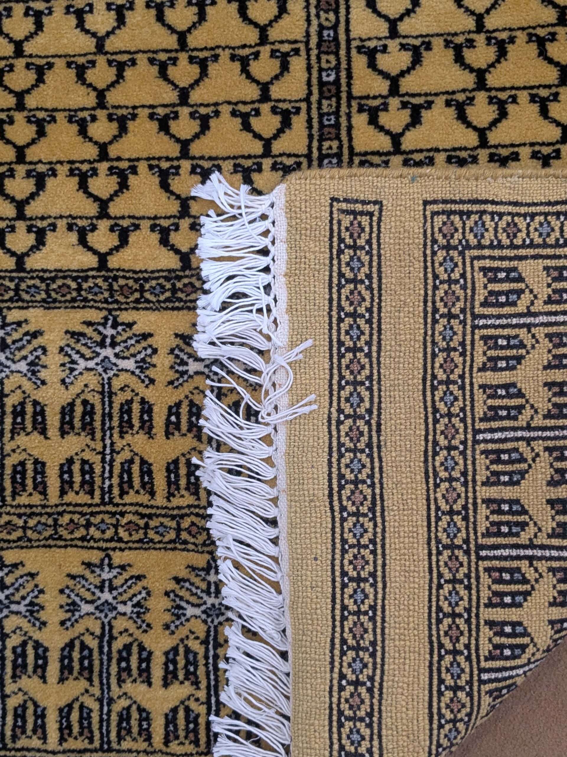 Yellow Family Design Knotted Wool Carpet - 3FT X 5FT | 90CM X 150CM - Image 2