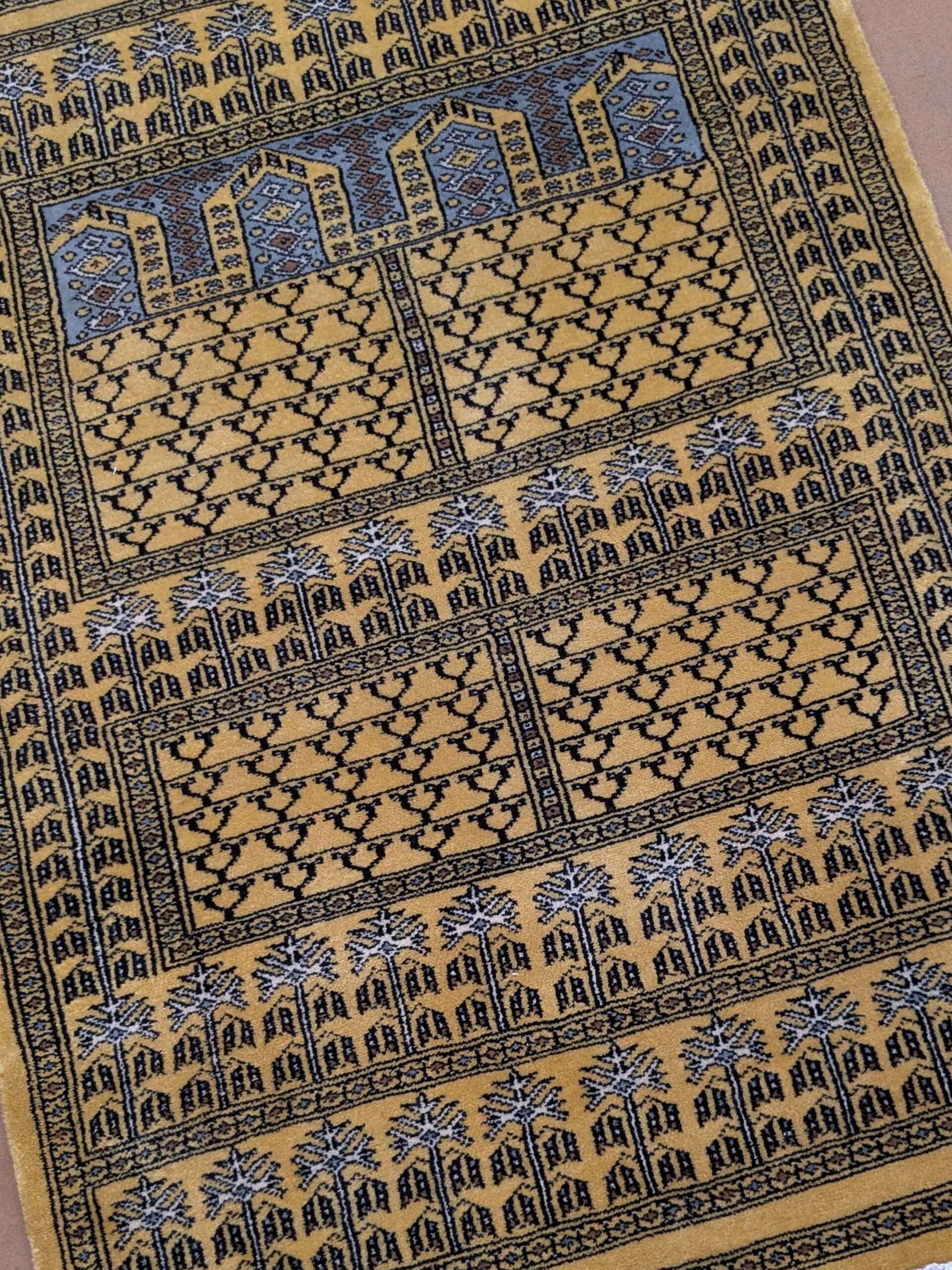 Yellow Family Design Knotted Wool Carpet - 3FT X 5FT | 90CM X 150CM - Image 4