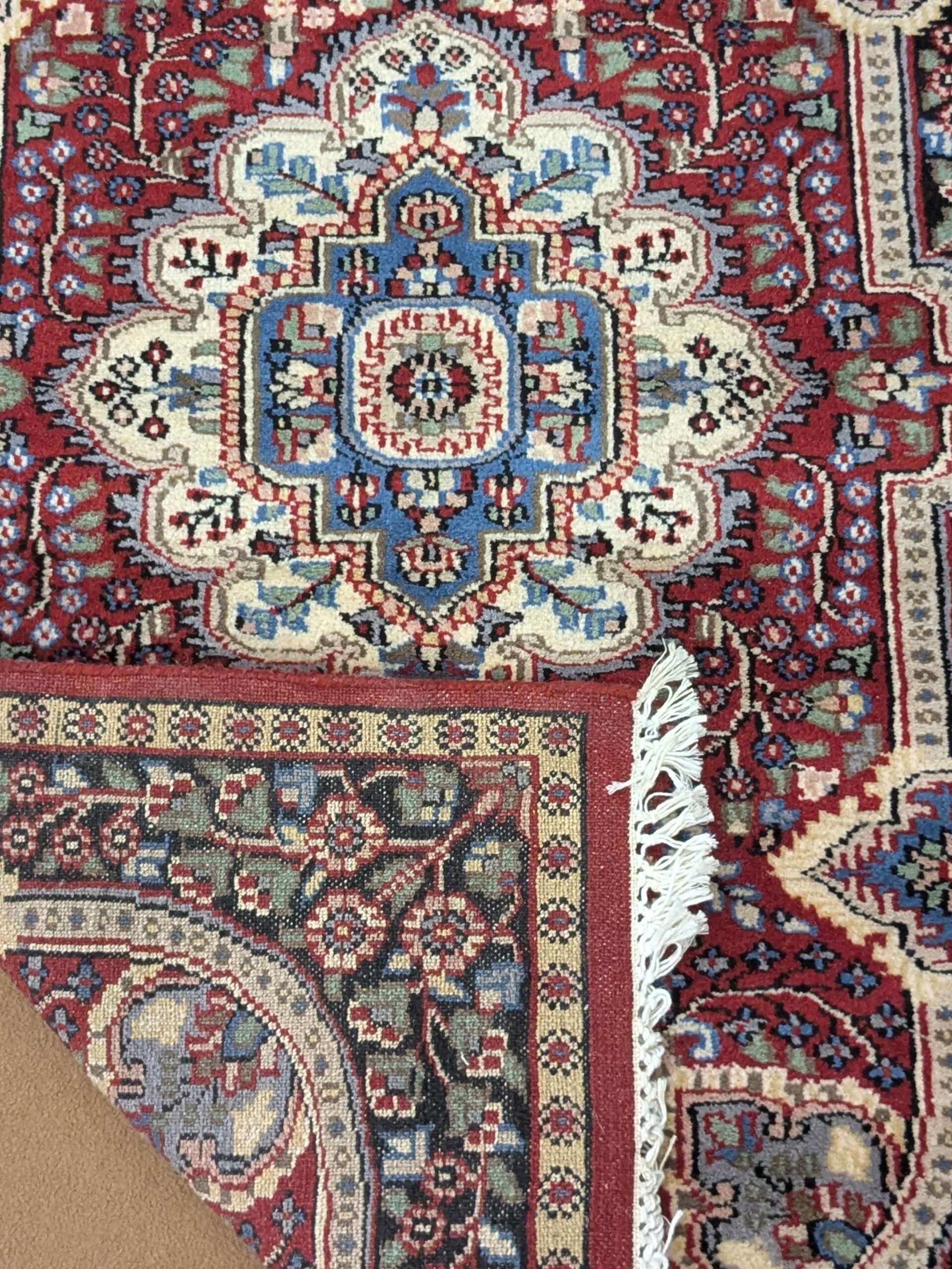 Red Persian hand Knotted Wool Carpet - 2.5FT X 4FT | 76CM X 122CM - Image 2