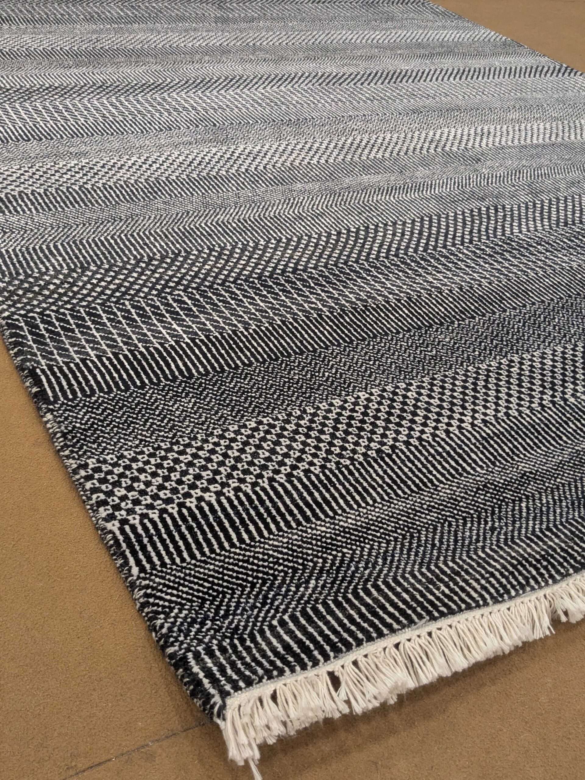 Grey Stripe Design Hand Knotted Wool Carpet - 5FT X 7FT | 150CM X 210CM - Image 3