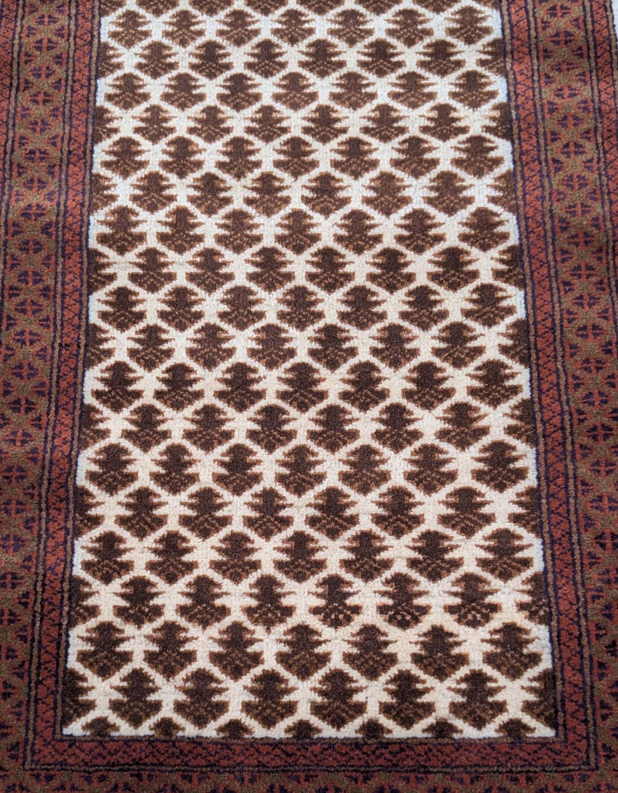 White Baby Elephant Foot Print Knotted Wool Carpet - 2.5FT X 4FT | 76CM X 122CM - Image 2