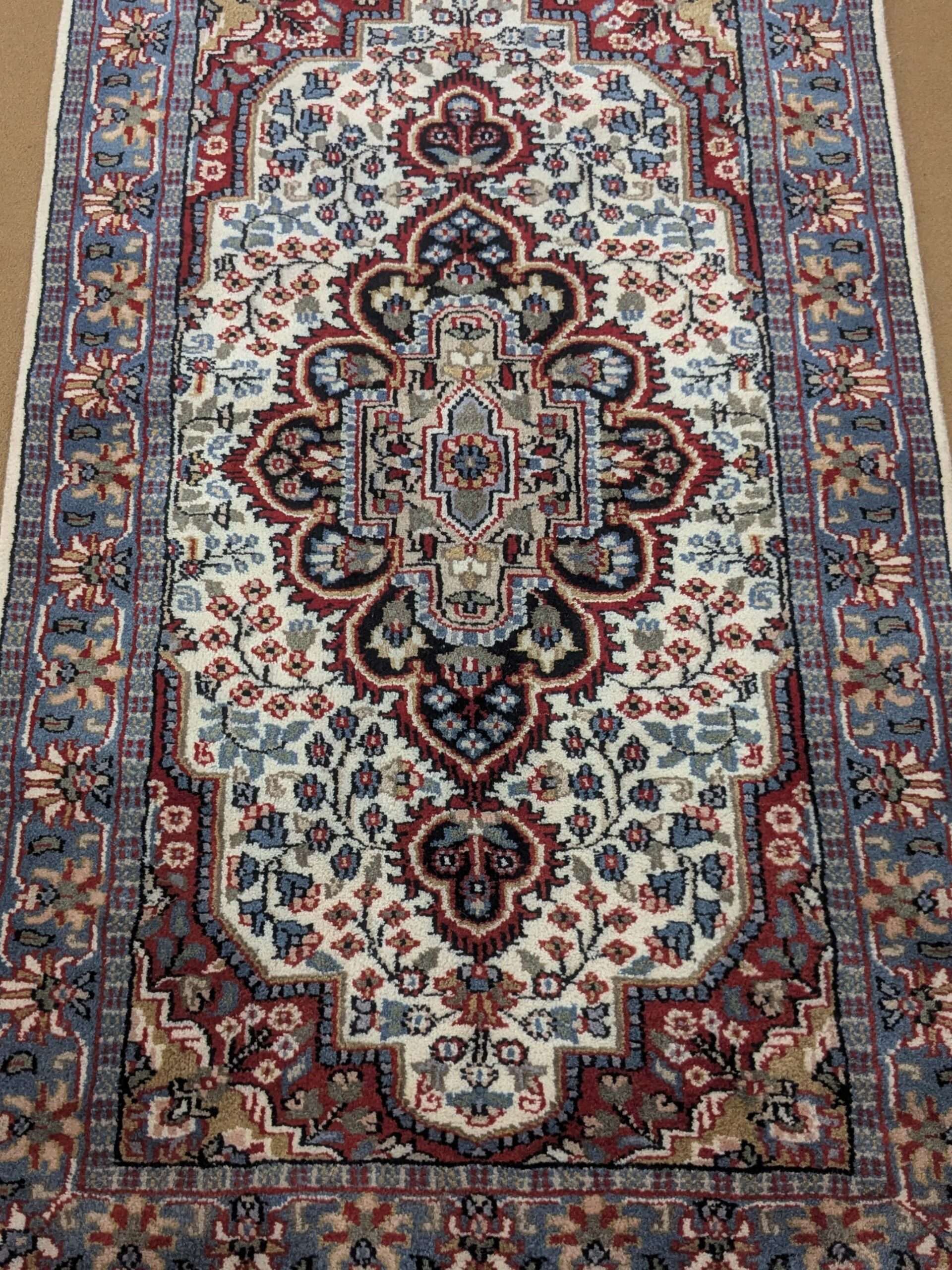 White Persian Hand Knotted Wool Carpet - 2.5FT X 4FT | 76CM X 122CM - Image 2