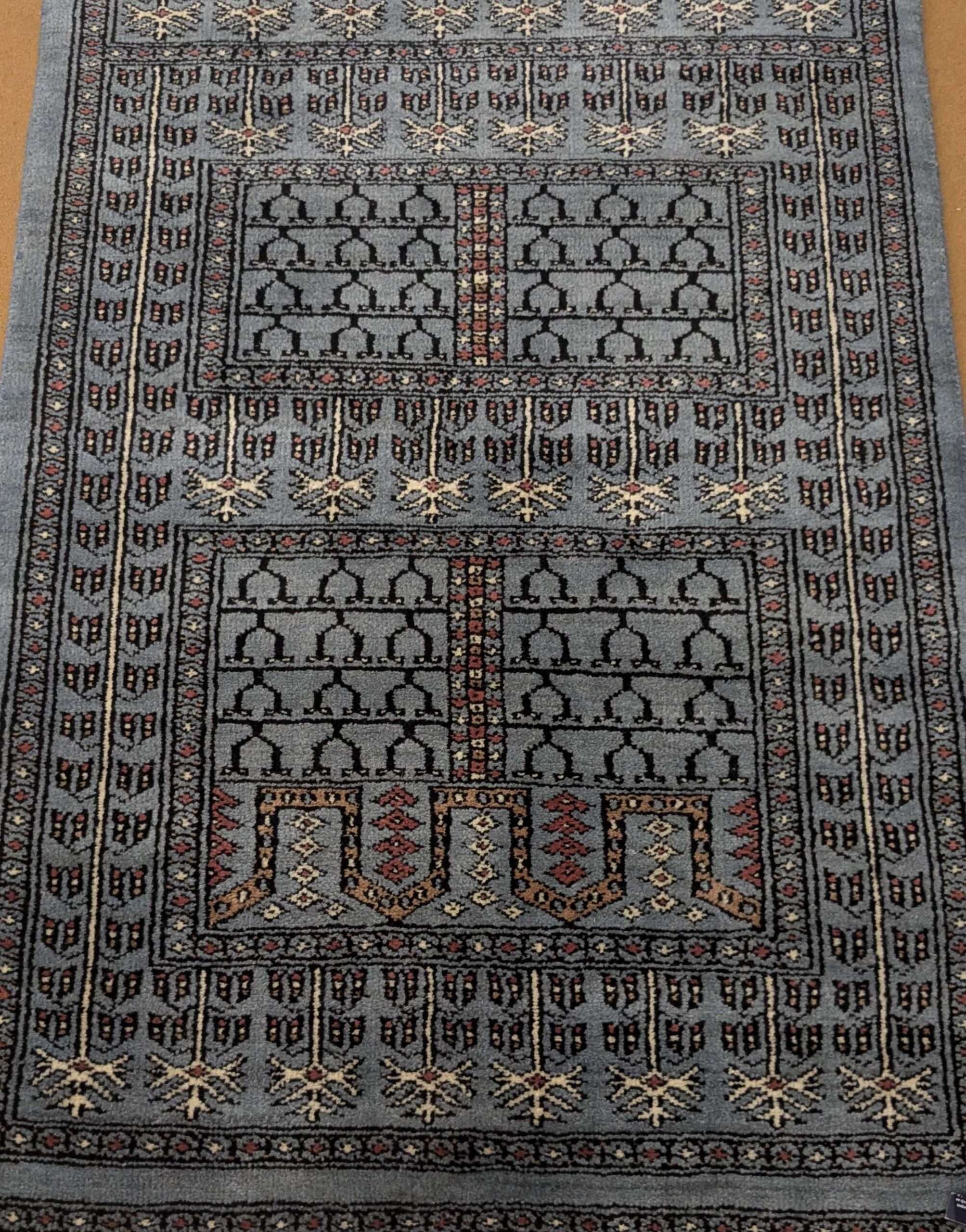 Family Design Hand Knotted Wool Carpet - 2.5FT X 4FT | 76CM X 122CM - Image 3