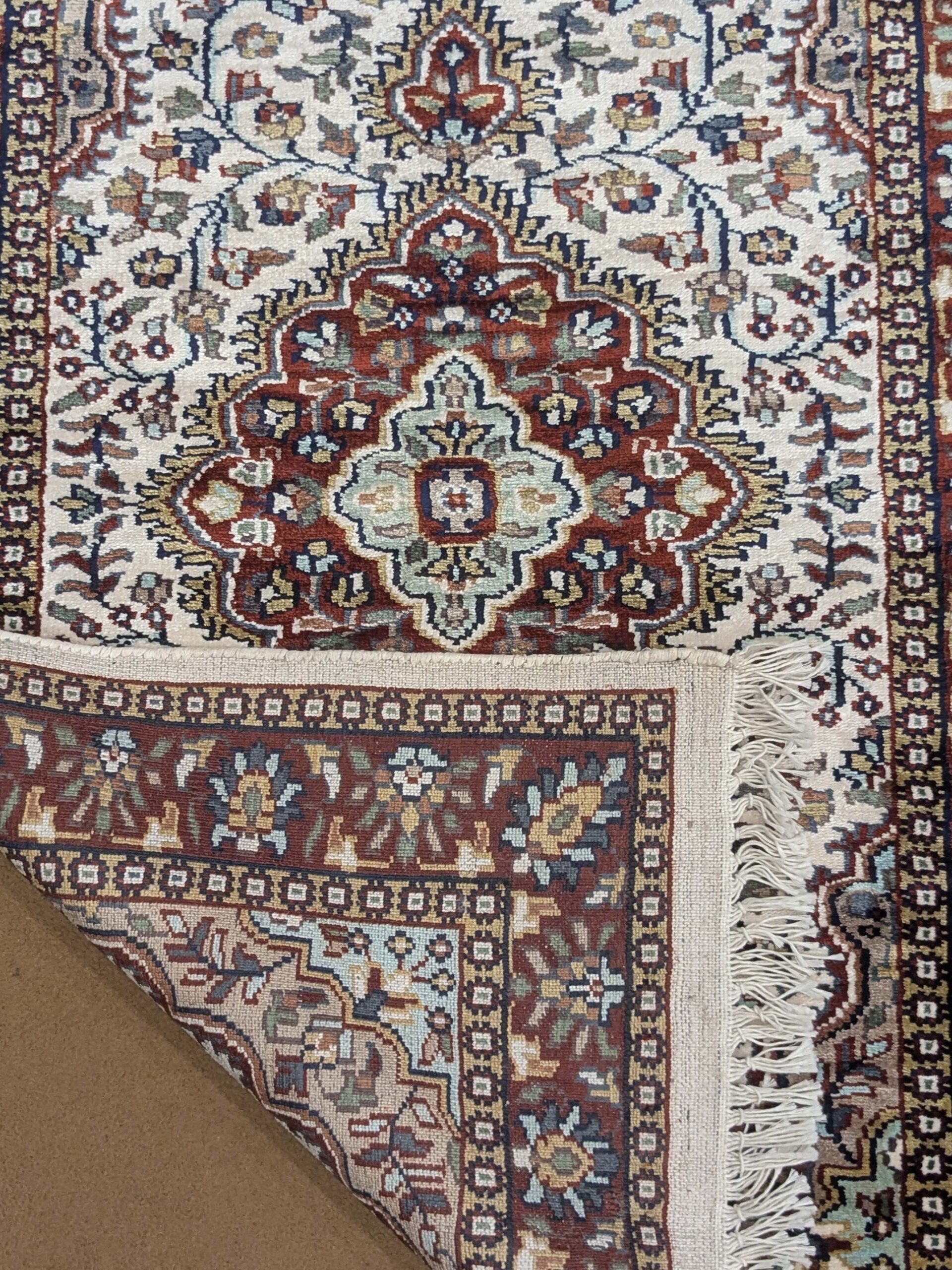 White Persian Knotted Wool Carpet - 2.5FT X 4FT | 76CM X 122CM - Image 3