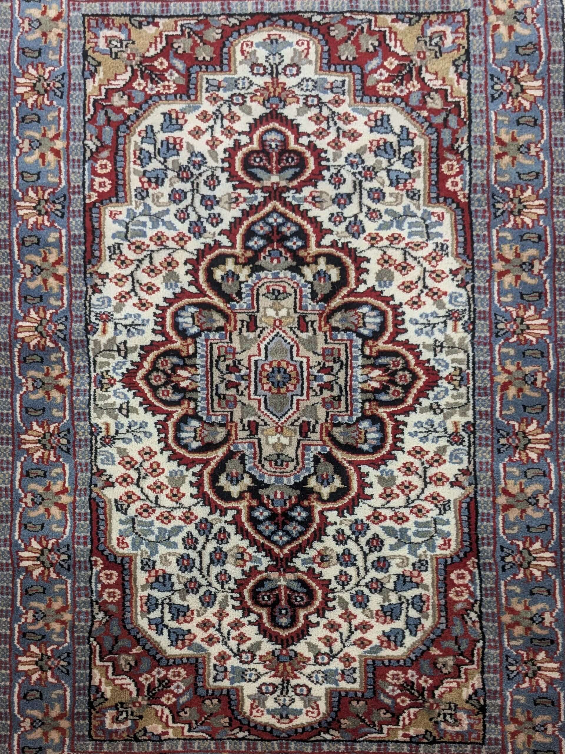 White Persian Hand Knotted Wool Carpet - 2.5FT X 4FT | 76CM X 122CM - Image 3