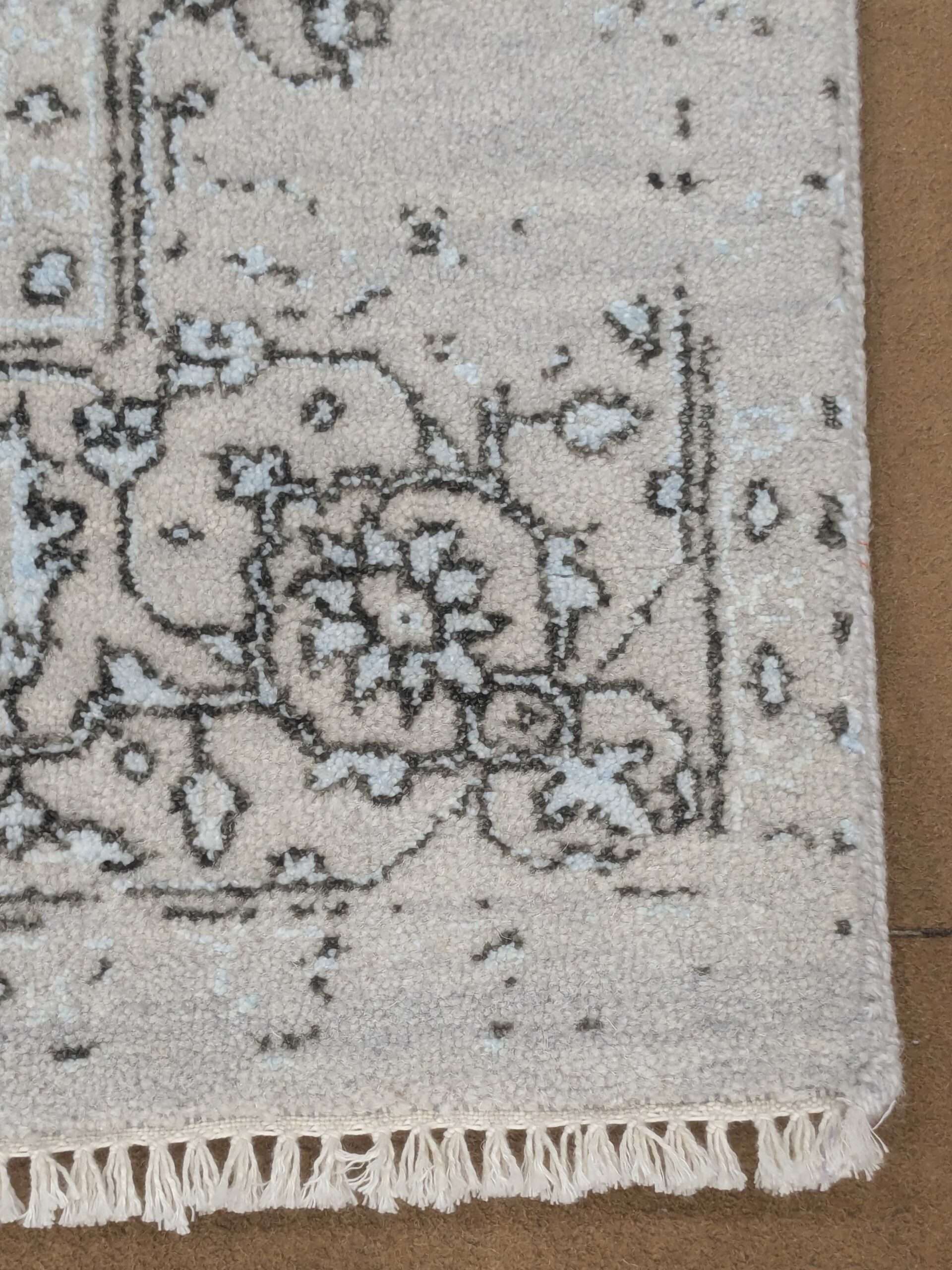 Beige Modern Design Hand Knotted Wool Carpet - 5FT X 7FT | 150CM X 210CM - Image 5