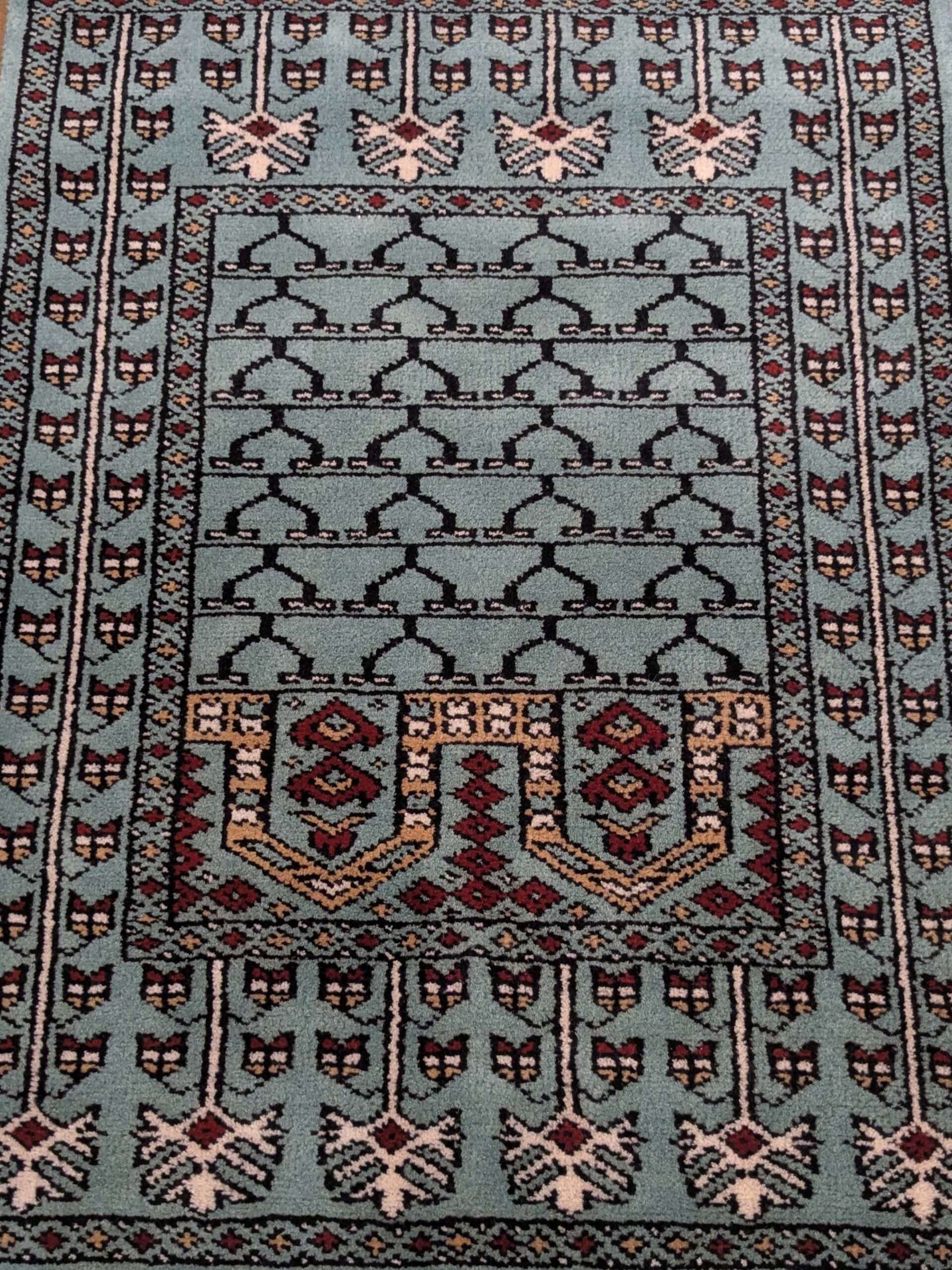 Family Design Hand Knotted Wool Carpet - 2FT X 3FT | 60CM X 90CM - Image 4