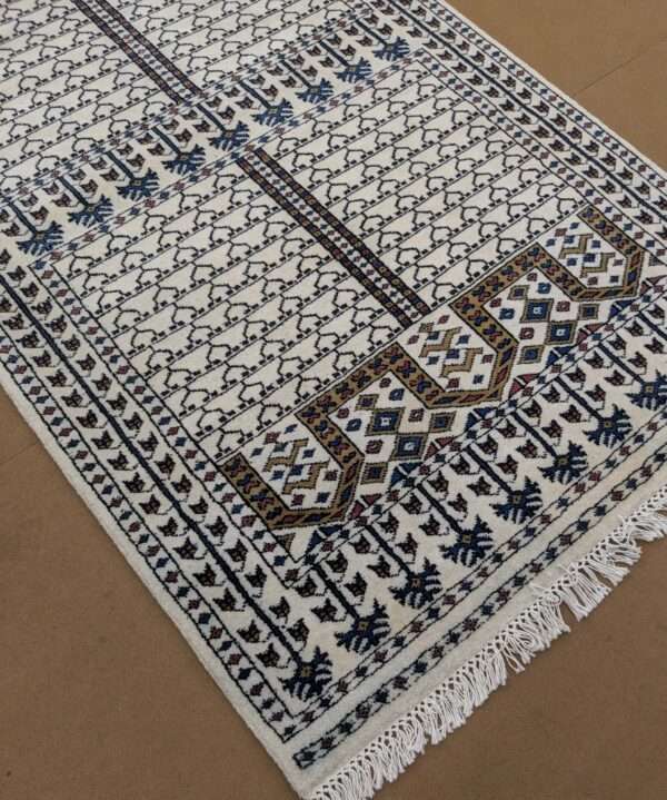 Beige Family Design Hand Knotted Wool Carpet - 4FT X 6FT | 120CM X 180CM - Image 4