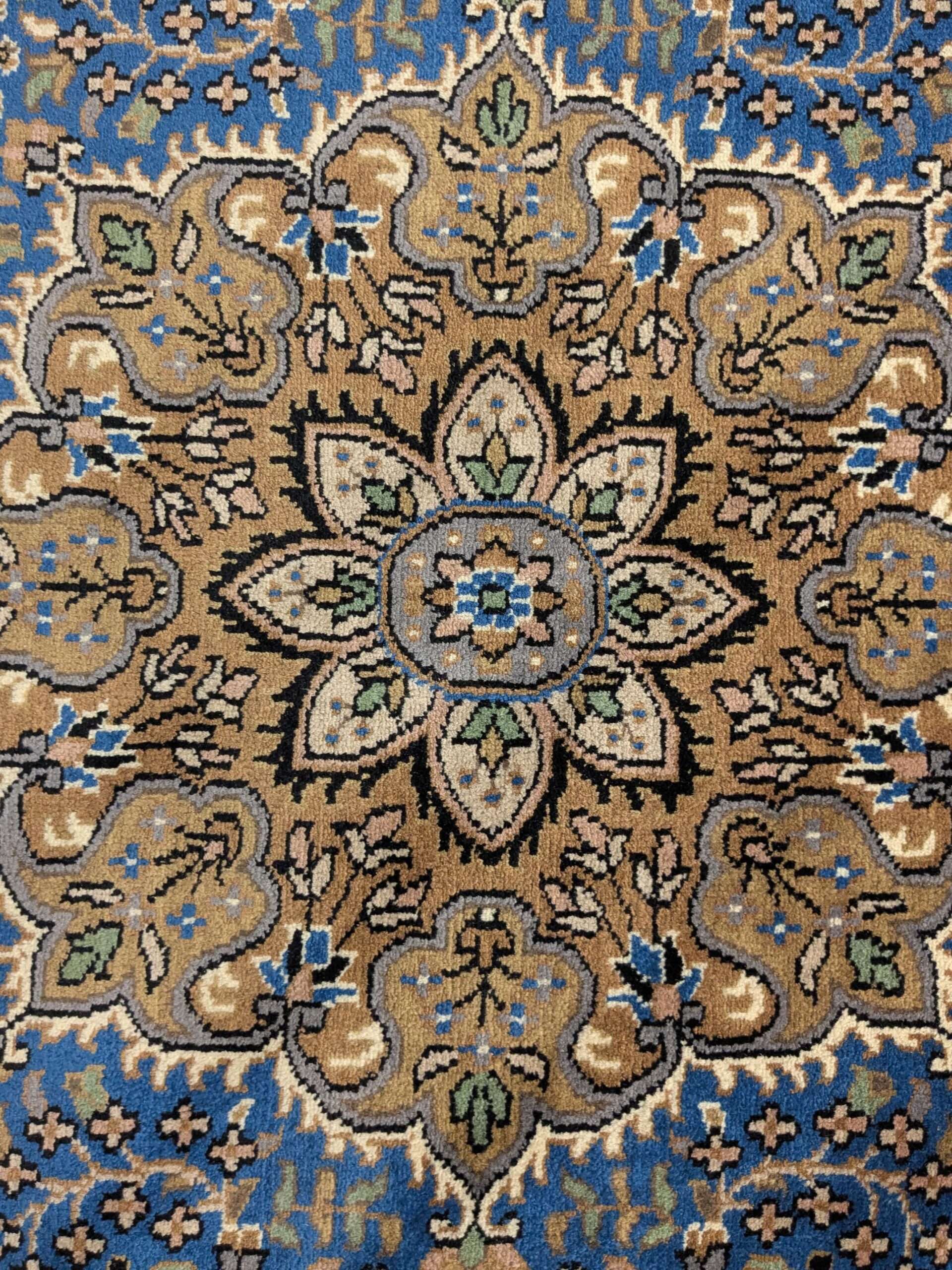 Blue Persian Hand Knotted Round Wool Carpet - 3FT X 3FT | 90CM X 90CM - Image 4