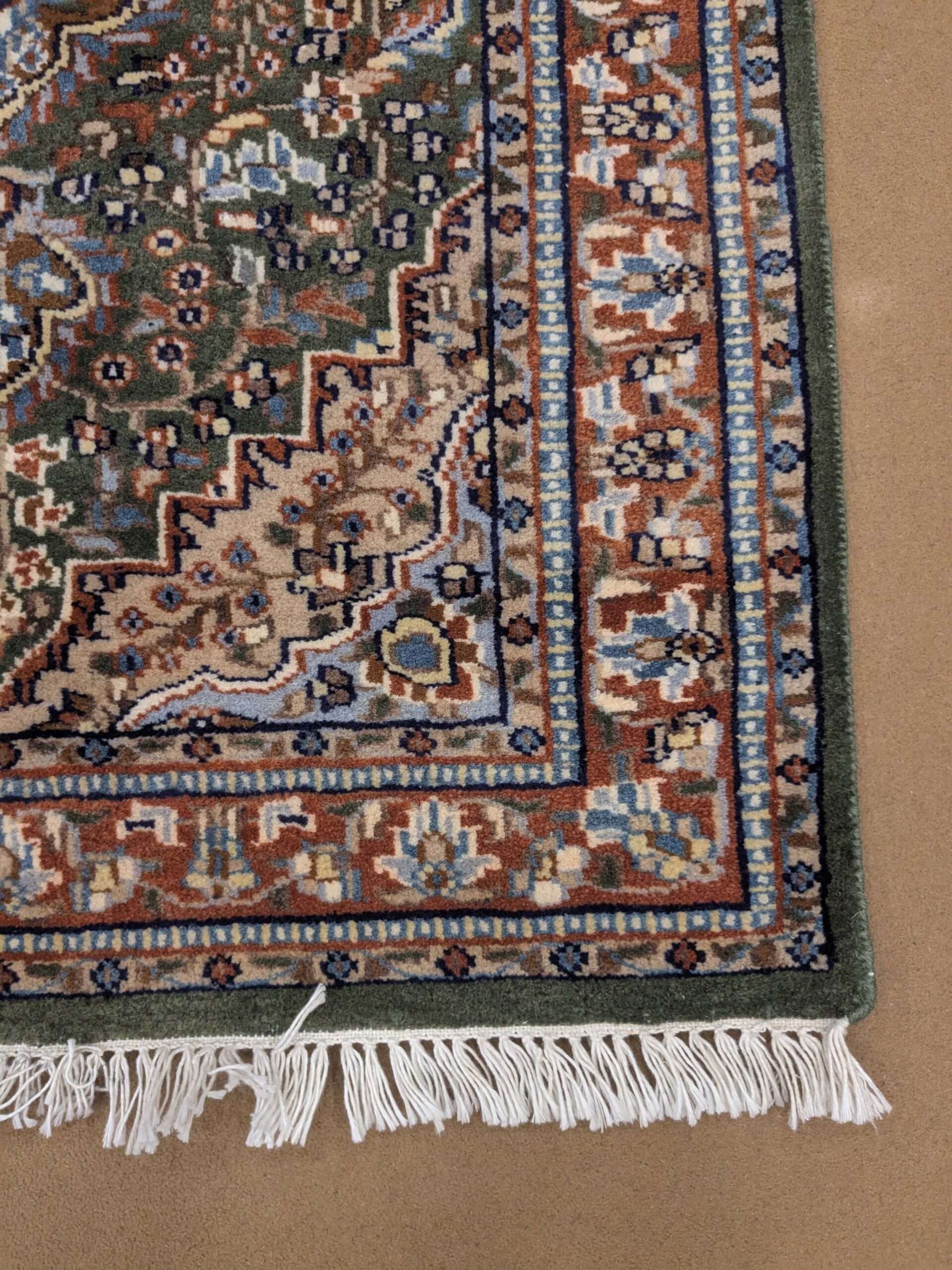 Green persian Hand Knotted Wool Carpet - 2.5FT X 4FT | 76CM X 122CM - Image 2