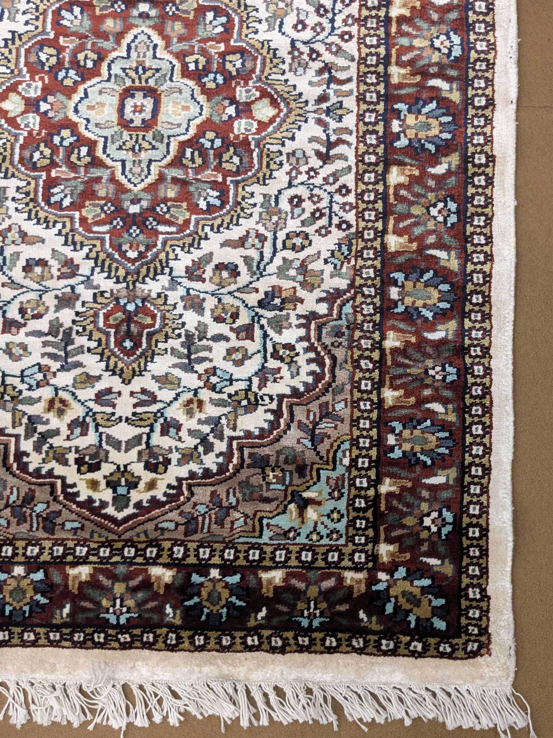 White Persian Knotted Wool Carpet - 2.5FT X 4FT | 76CM X 122CM - Image 4