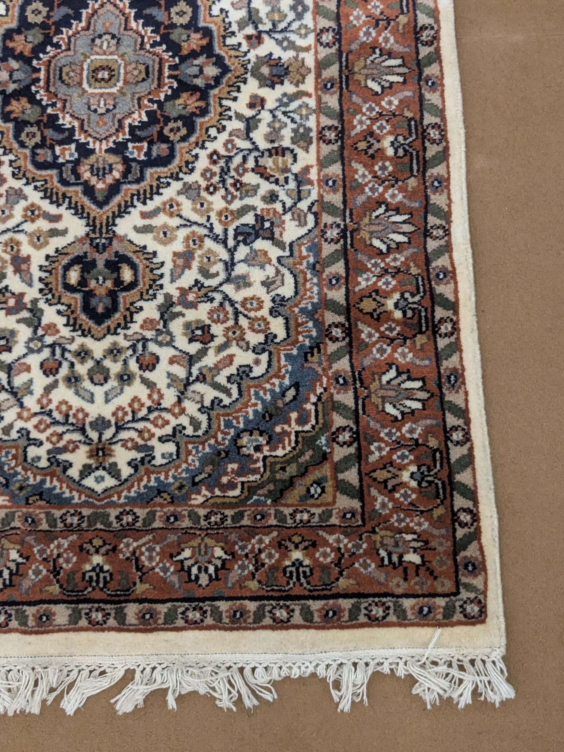 White Persian Knotted Wool Carpet - 2.5FT X 4FT | 76CM X 122CM - Image 4