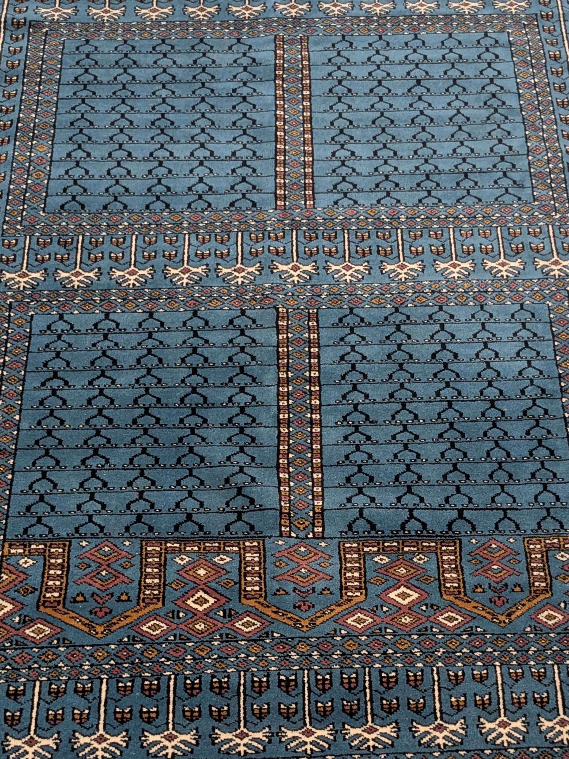 Blue Family Design Hand Knotted Wool Carpet - 5FT X 7FT | 150CM X 210CM - Image 5