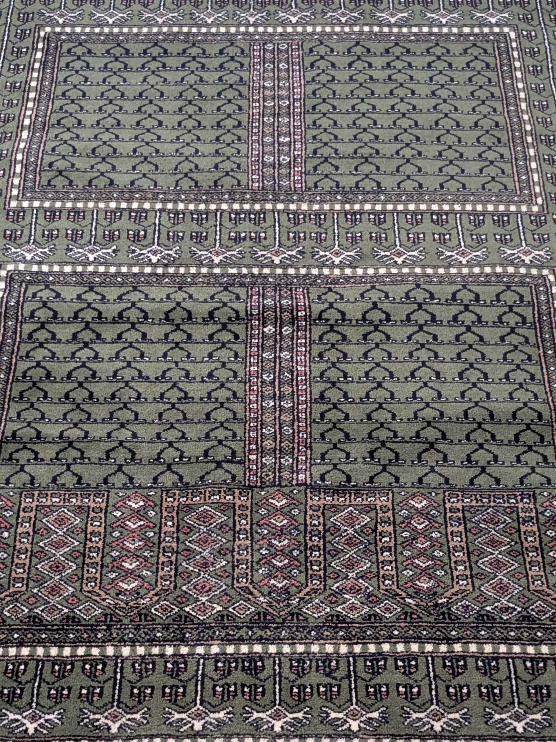 Family Design Hand Knotted Wool Carpet - 5FT X 7FT | 150CM X 210CM - Image 6